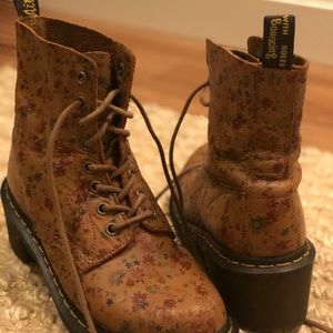 Dr. Martens Clemency Little Flowers Boot 7